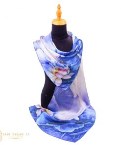 khăn lụa hồ sen