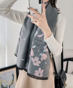 KHĂN CHOÀNG MÙA ĐÔNG