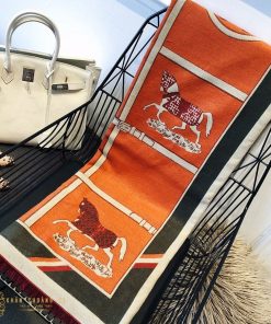 KHĂN DẠ THỜI TRANG